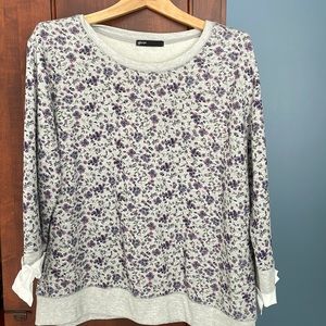 Gibson flowered sweatshirt with bow